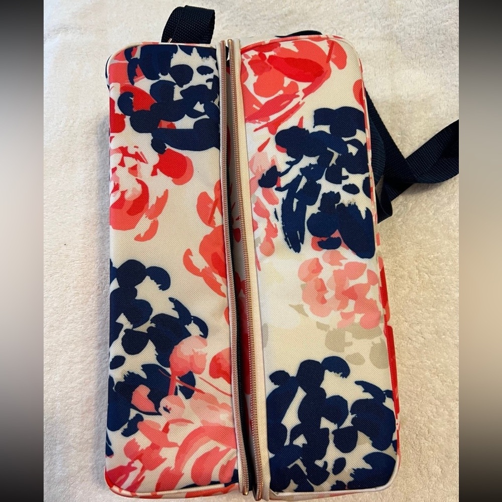 Charming Charlie, Happy Glamper swine Travel Bag